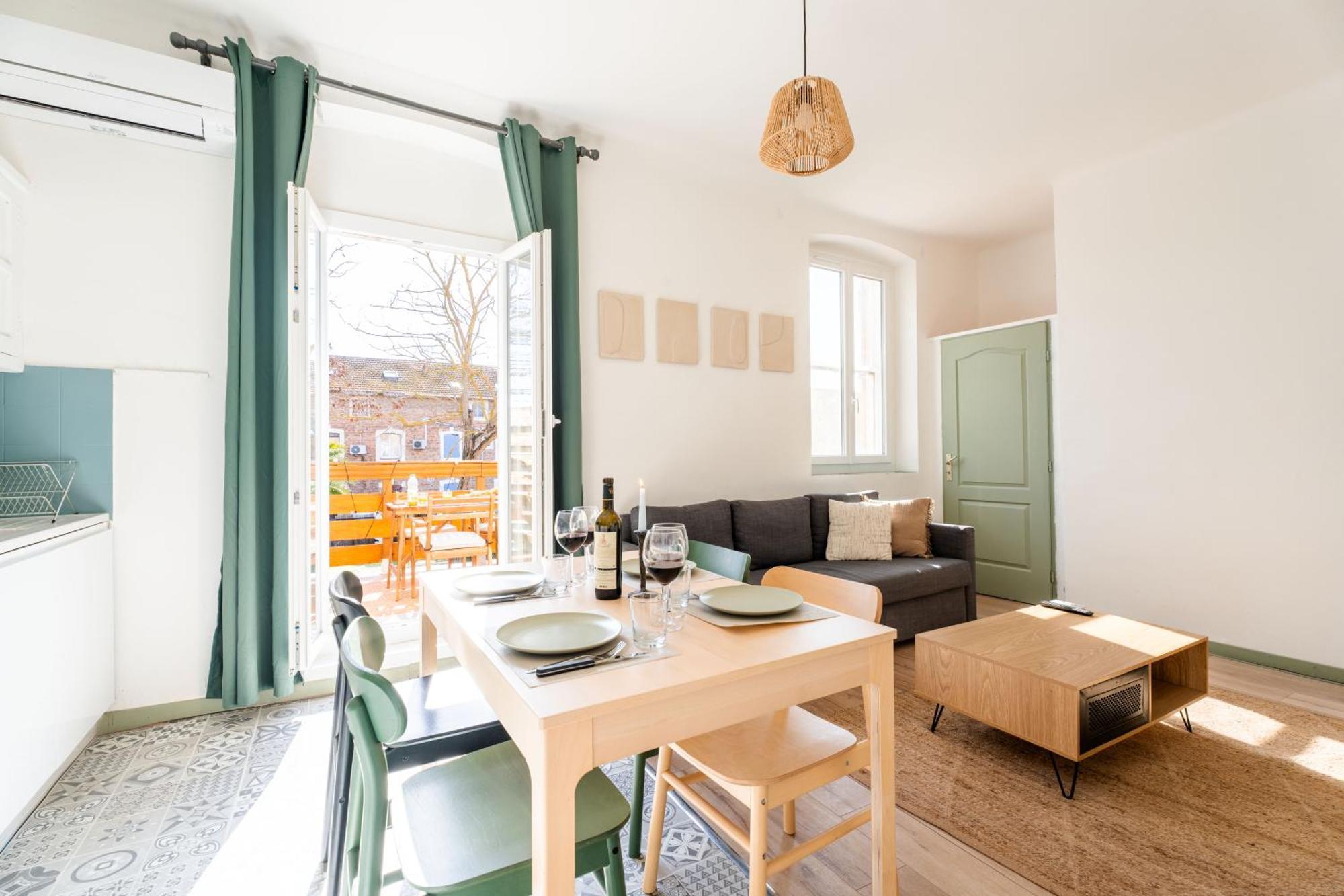 סלון-דו-ז'ירו Grand Appartement Familiale - Camargue מראה חיצוני תמונה